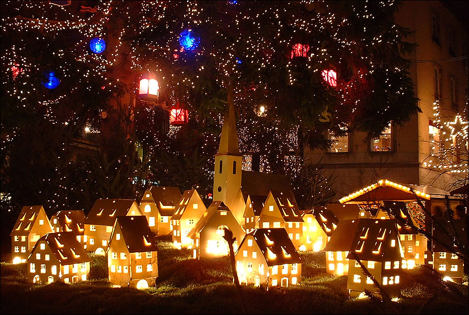 Ambiance des marchés de Noël en Alsace Ambiance des marchés de Noël en Alsace